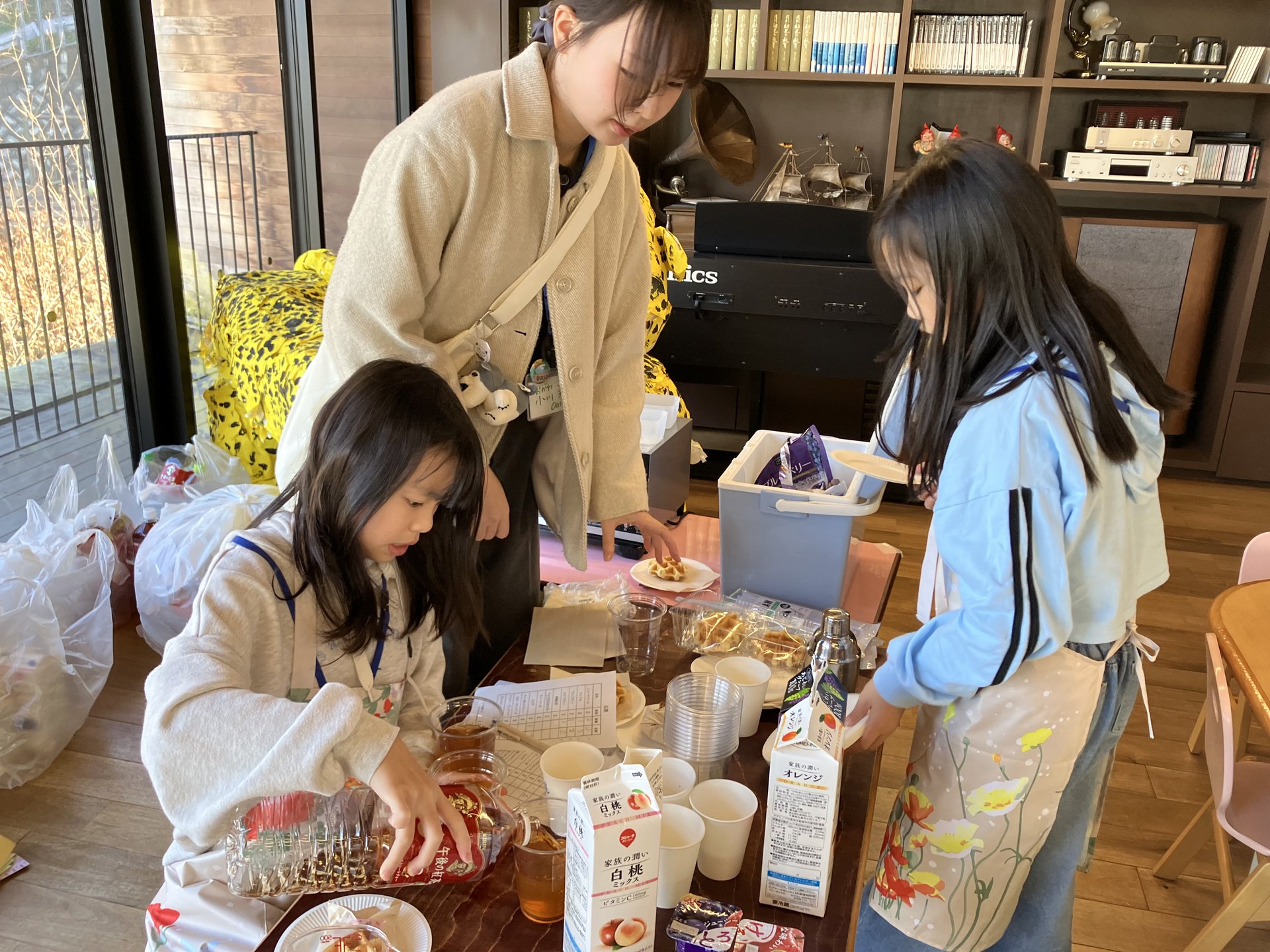 ぼくらの町 企業 カフェの様子